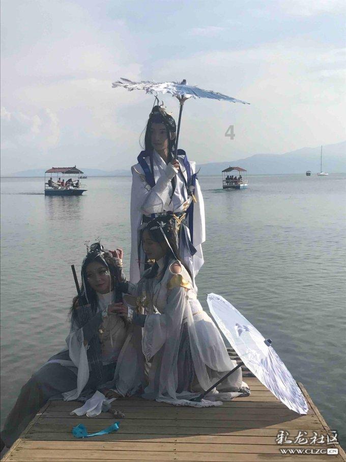 重庆版“九转大肠” 大哥用扁担挑肥肠转圈叫卖